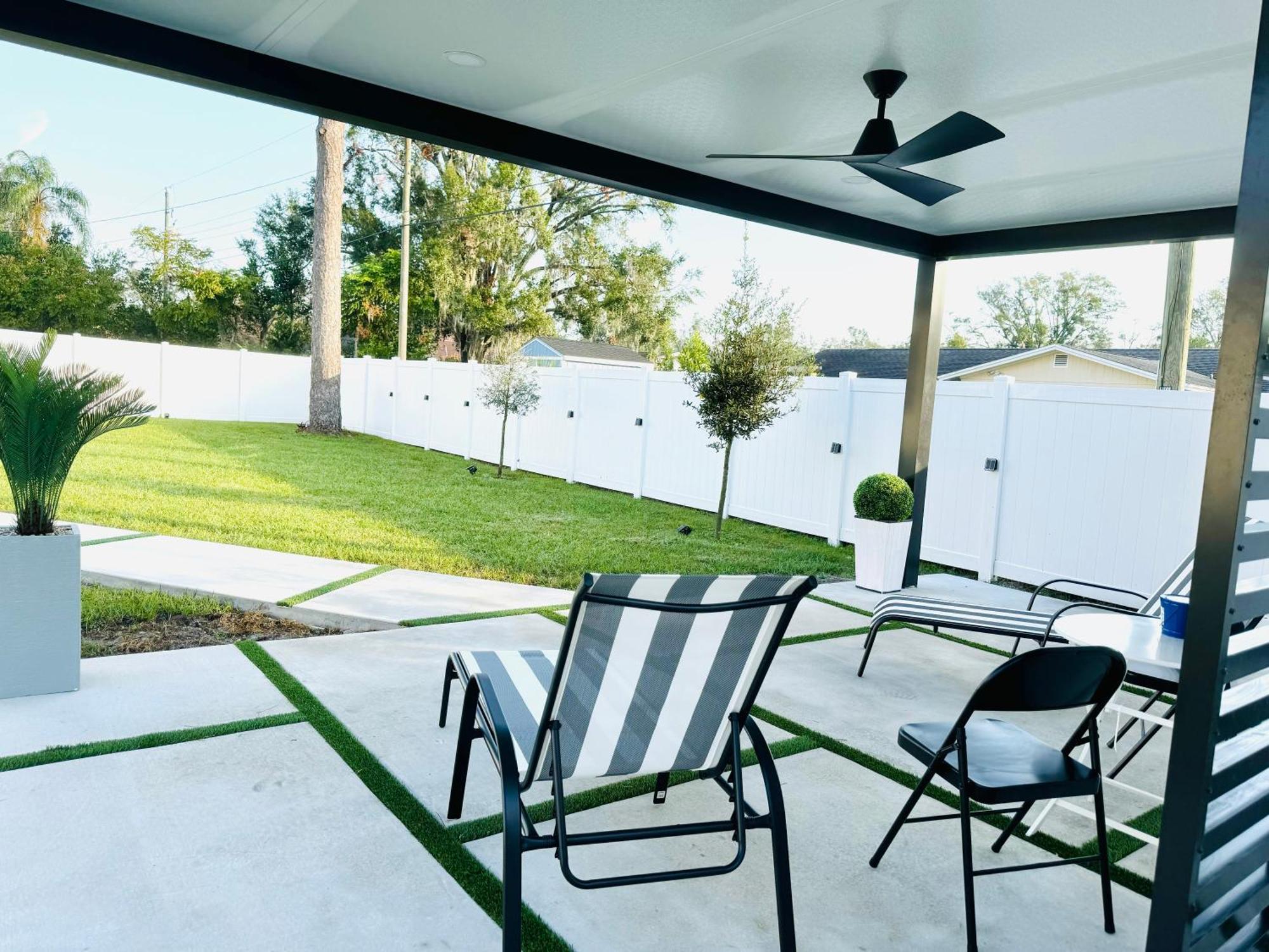Villa Brand New Tampa Oasis With Private Jacuzzi Retreat Lutz Exterior foto